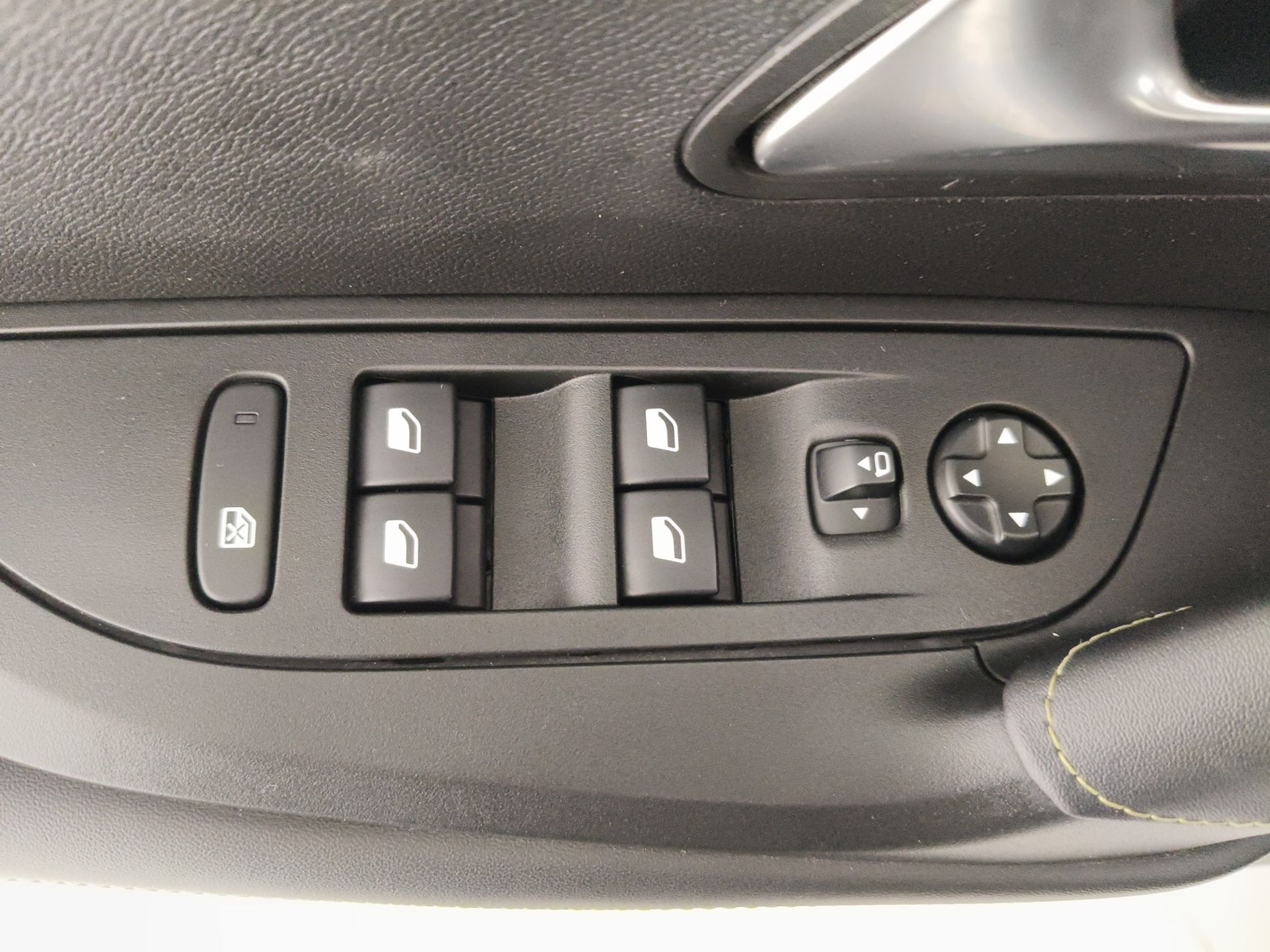 PEUGEOT 2008 II 2020 2008 1.5 BlueHDi 130cv GT Line EAT S&S - Messa