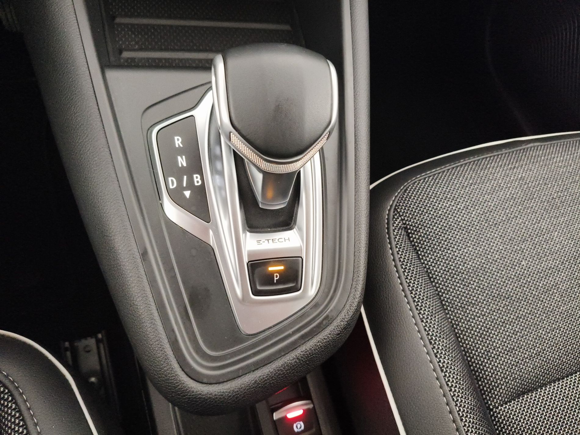 RENAULT Captur II 2019 Captur 1.6 E-TECH Plug-in Hybrid 160cv Intens Auto - Messa