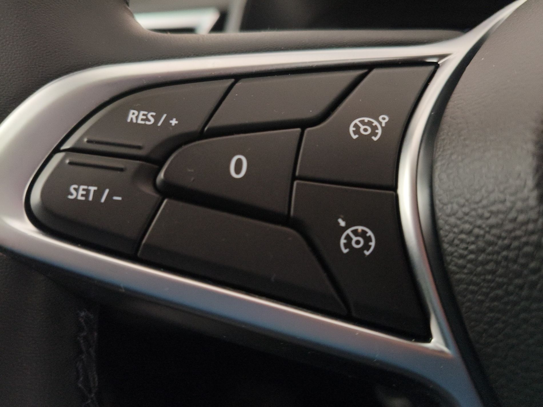 RENAULT Clio V 2019 Clio 5 Porte 1.6 E-Tech full hybrid 145cv Equilibr - Messa