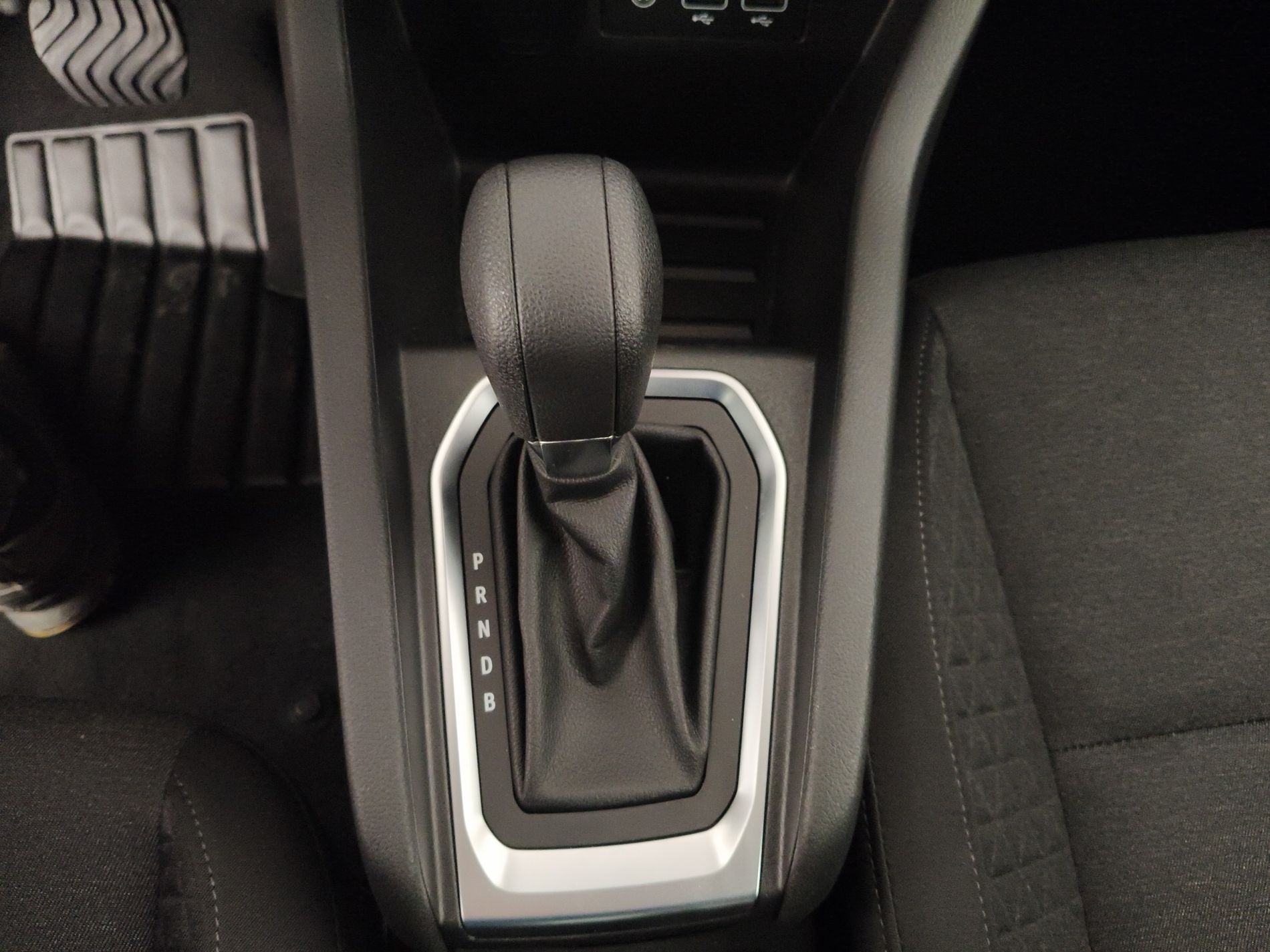 RENAULT Clio V 2019 Clio 5 Porte 1.6 E-Tech full hybrid 145cv Equilibr - Messa