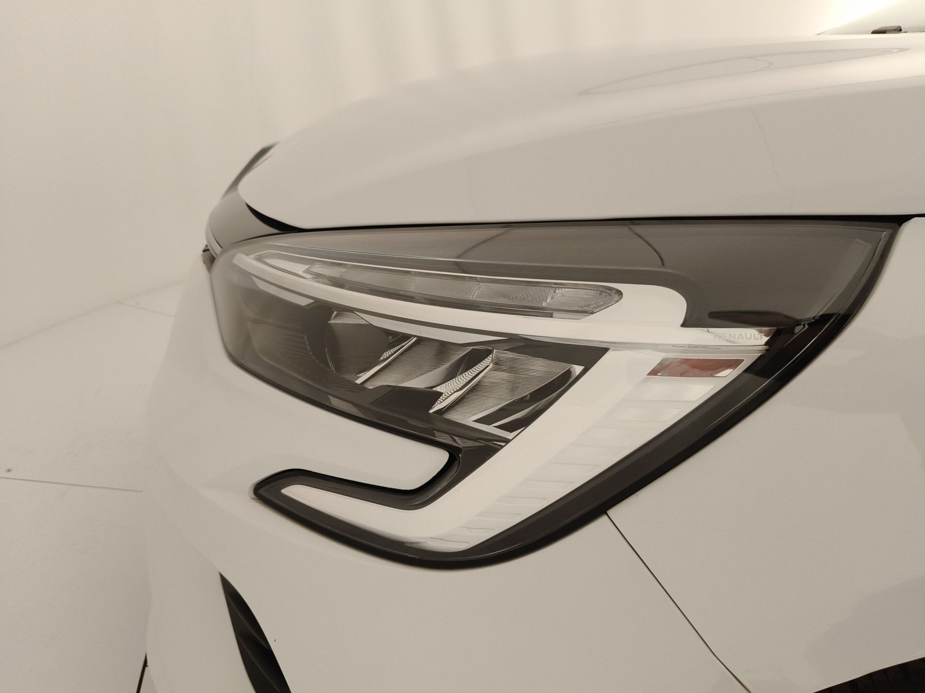 RENAULT Clio V 2019 Clio 5 Porte 1.6 E-TECH Hybrid 140cv Zen Auto my21 - Messa