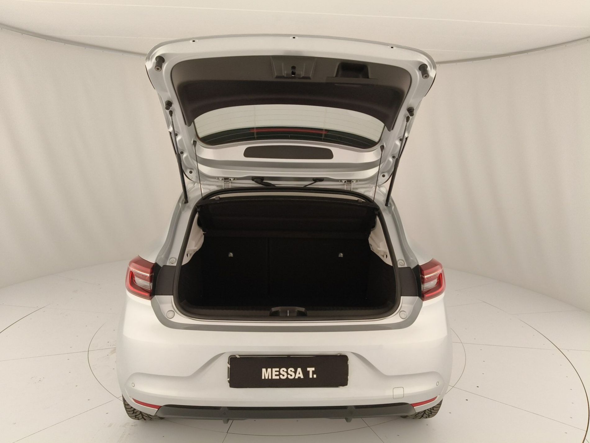 RENAULT Clio V 2019 Clio 5 Porte 1.6 E-TECH Hybrid 140cv Zen Auto my21 - Messa