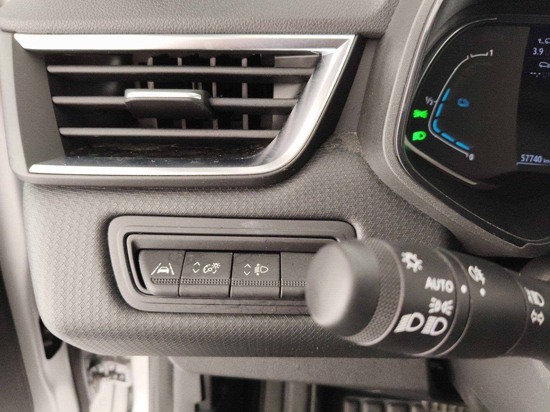 RENAULT Clio V 2019 Clio 5 Porte 1.6 E-TECH Hybrid 140cv Zen Auto my21 - Messa