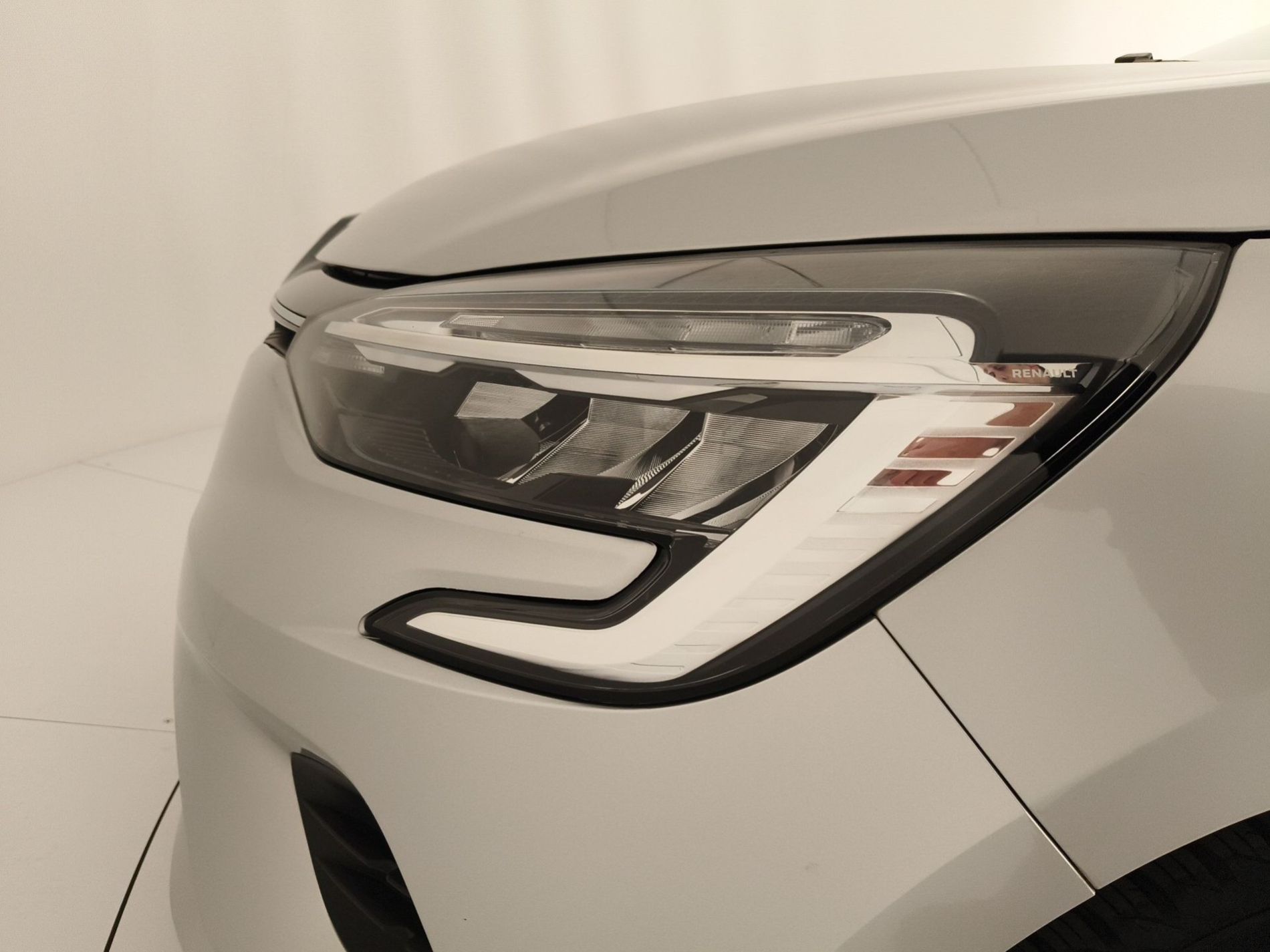 RENAULT Clio V 2019 Clio 5 Porte 1.6 E-TECH Hybrid 140cv Zen Auto my21 - Messa